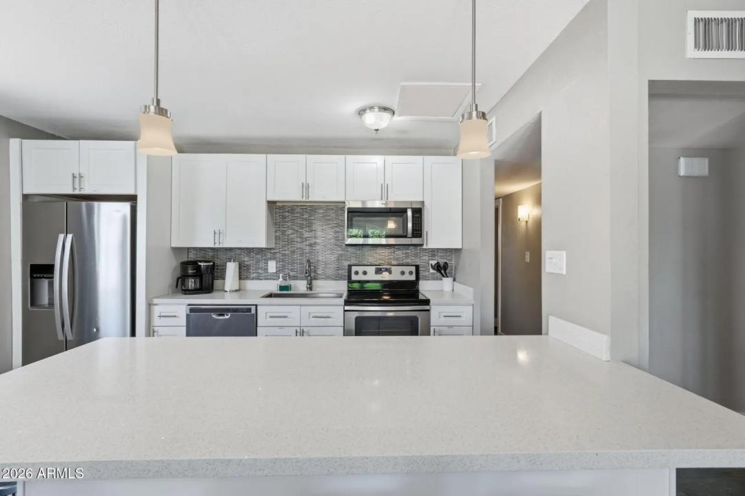 Real Estate Picture 8