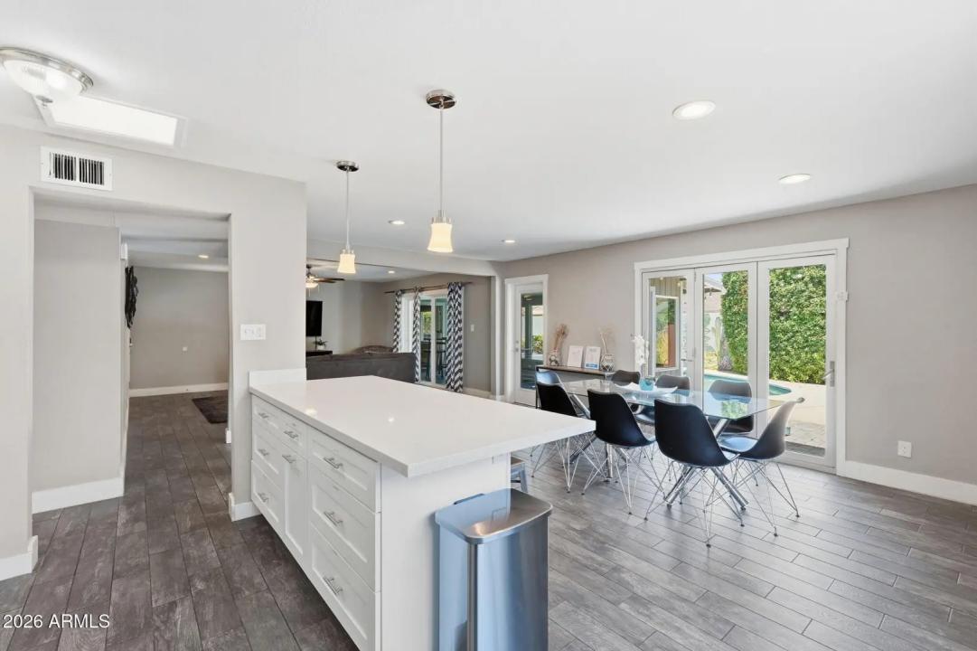 Real Estate Picture 10