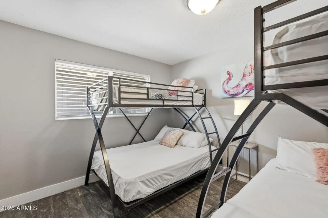 Real Estate Picture 19