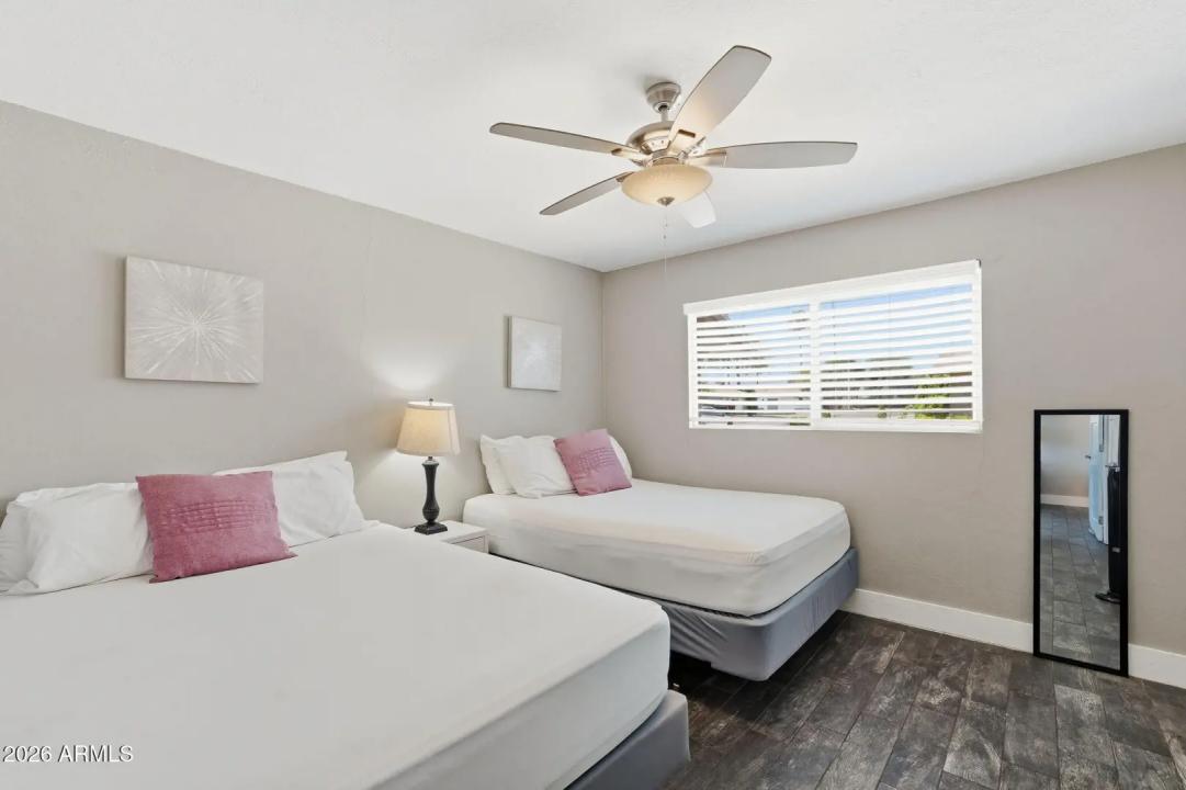 Real Estate Picture 17