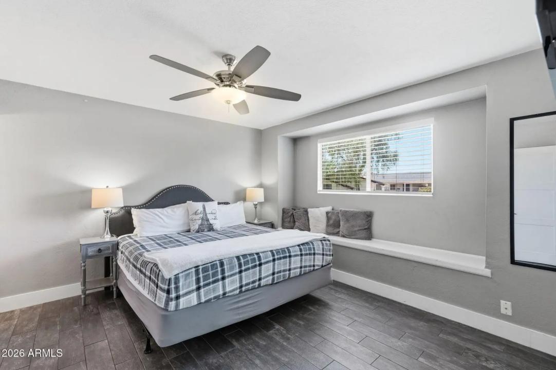 Real Estate Picture 13