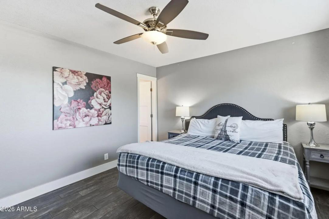 Real Estate Picture 14
