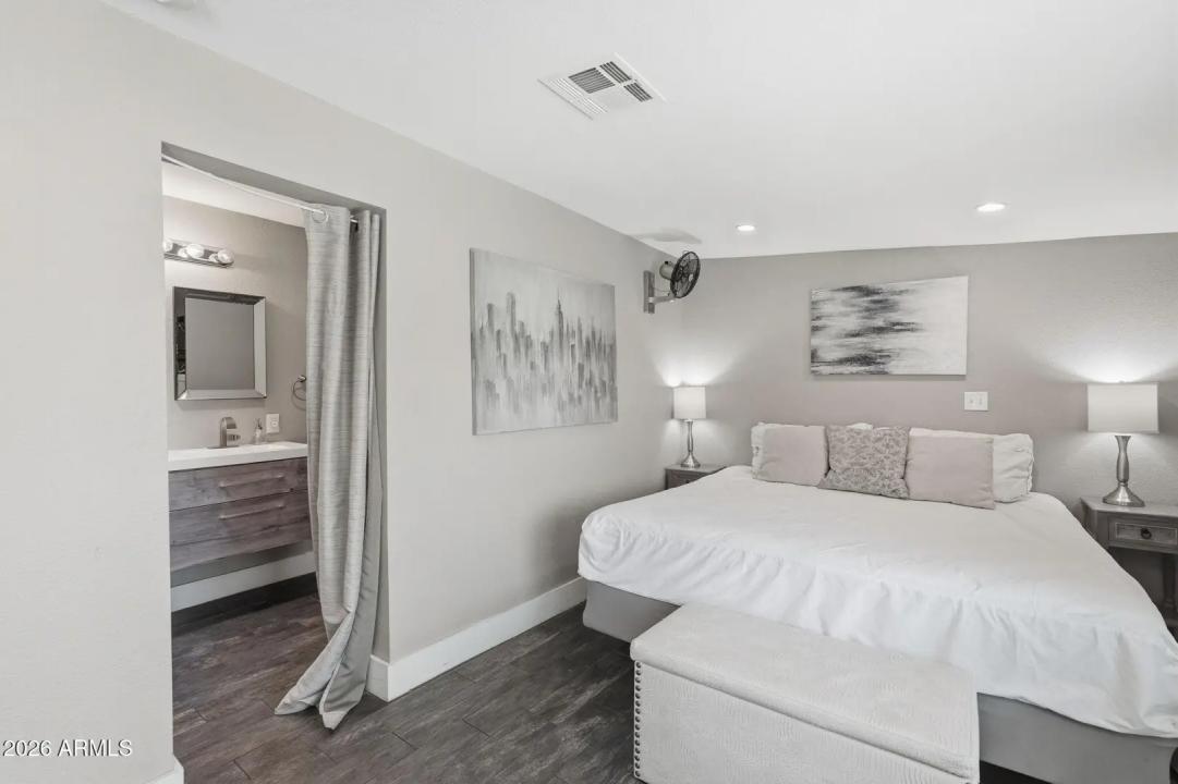 Real Estate Picture 22