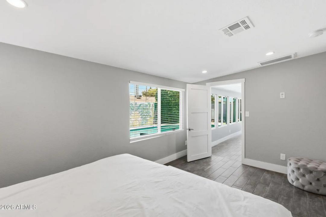 Real Estate Picture 23