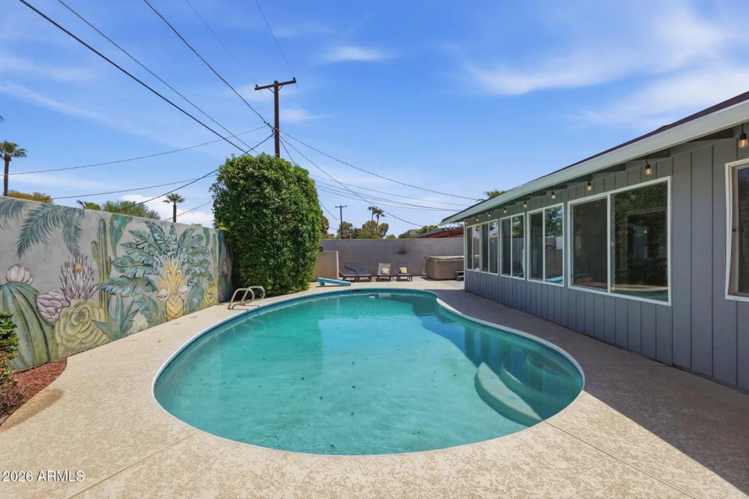 Real Estate Picture 32