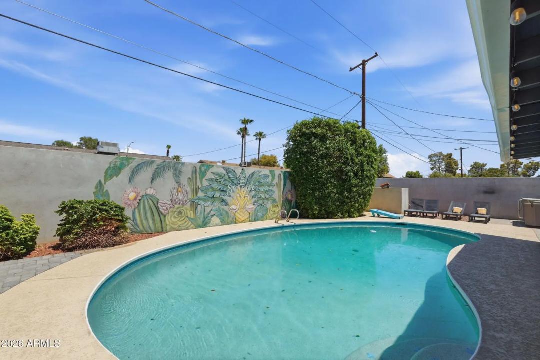 Real Estate Picture 33