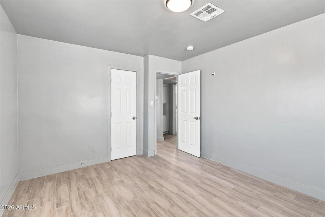 Real Estate Picture 18