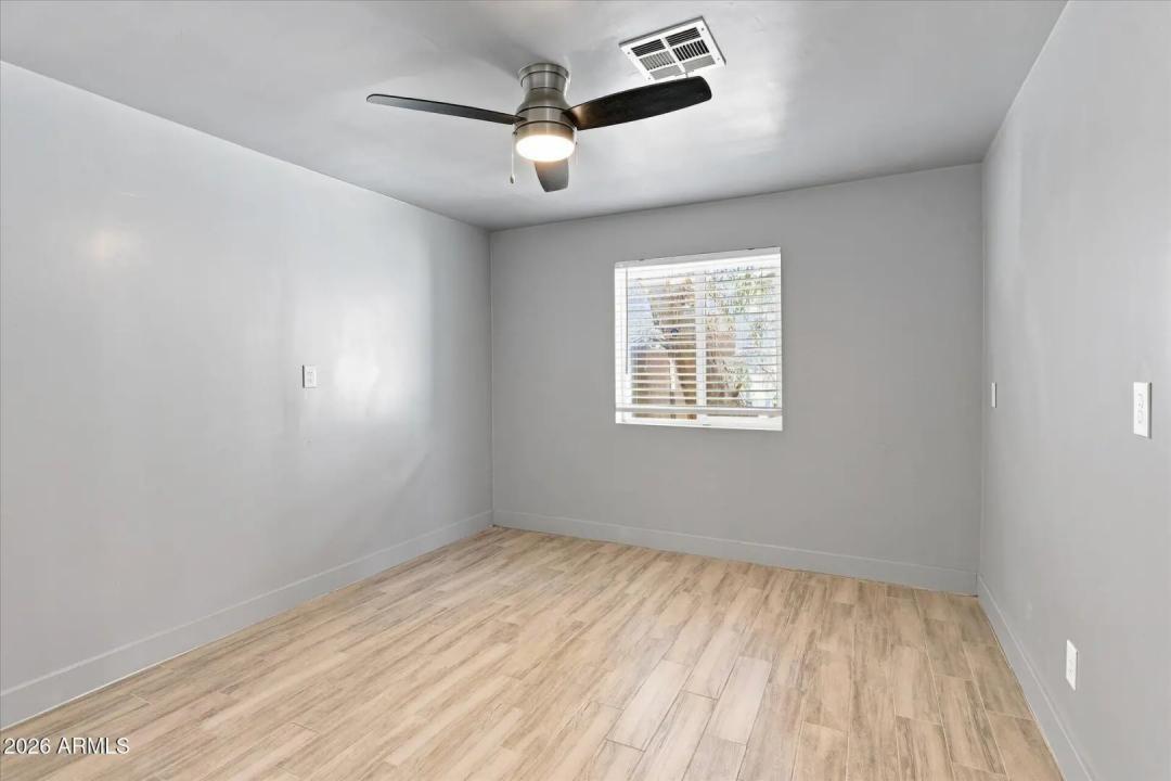 Real Estate Picture 20