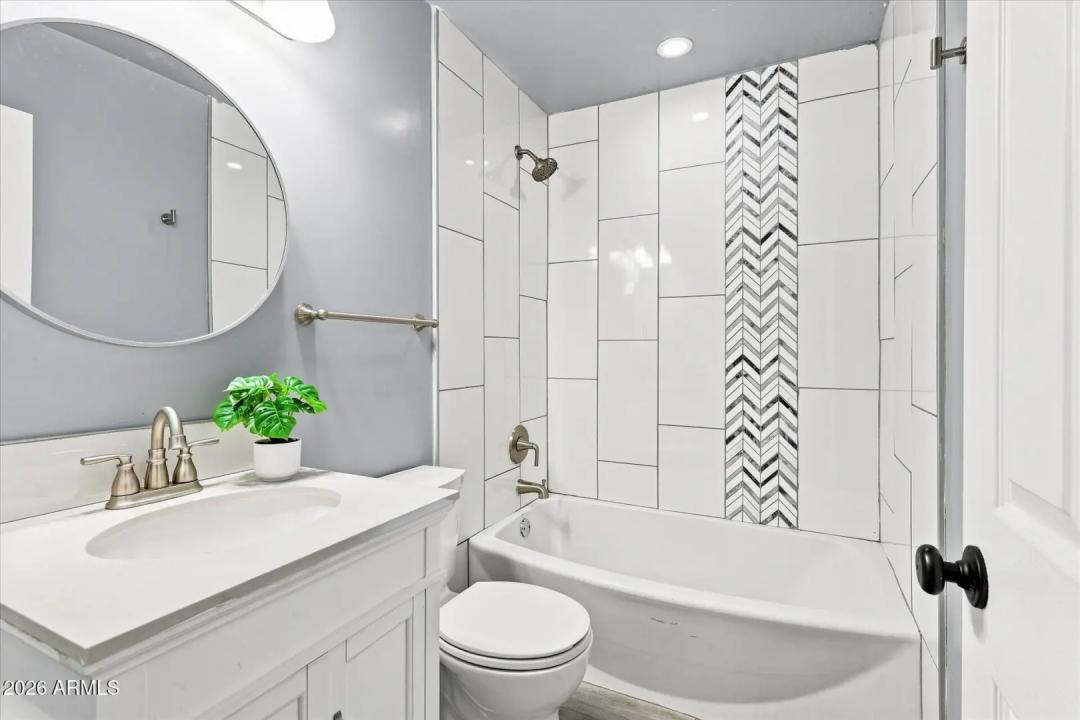 Real Estate Picture 24