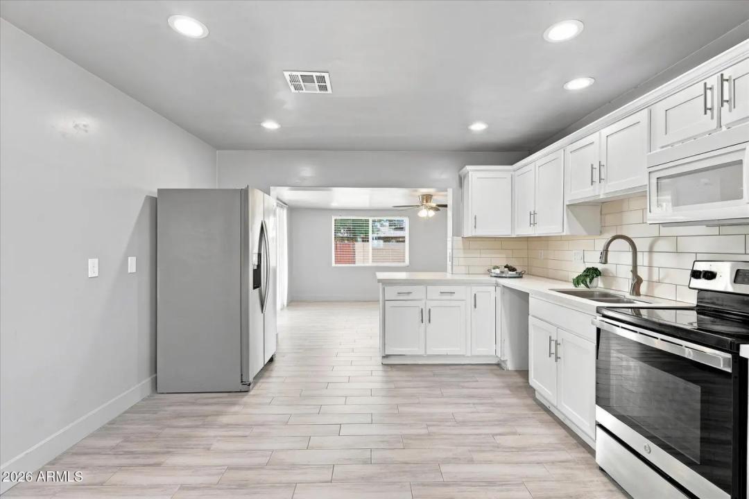 Real Estate Picture 9