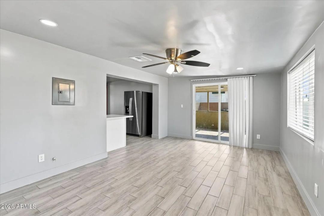 Real Estate Picture 12