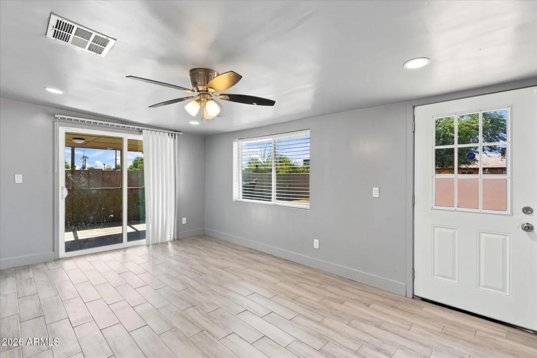 Real Estate Picture 13