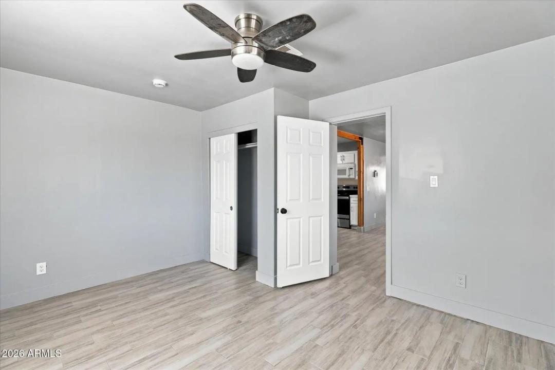 Real Estate Picture 23