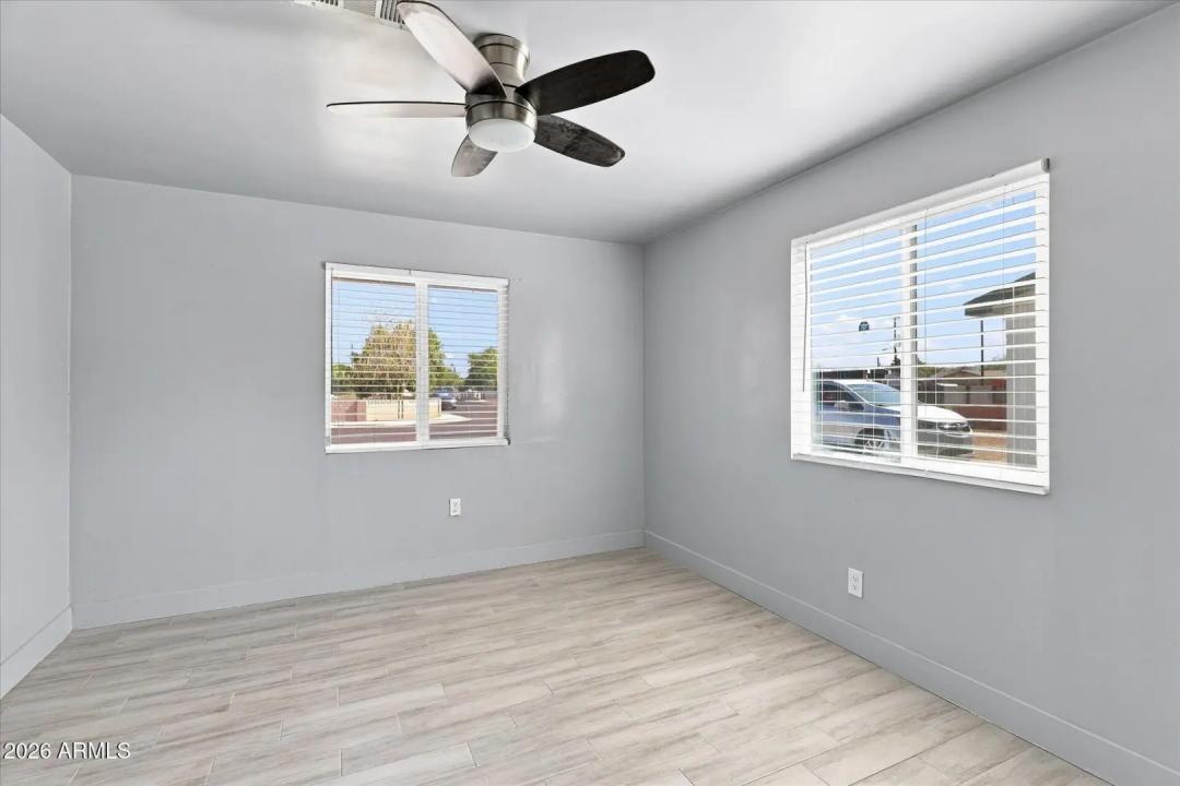 Real Estate Picture 22