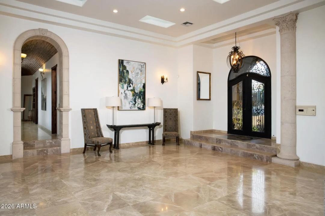 Real Estate Picture 4