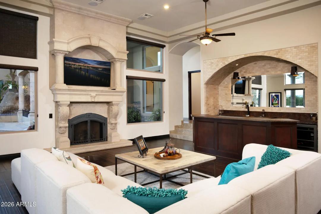 Real Estate Picture 6