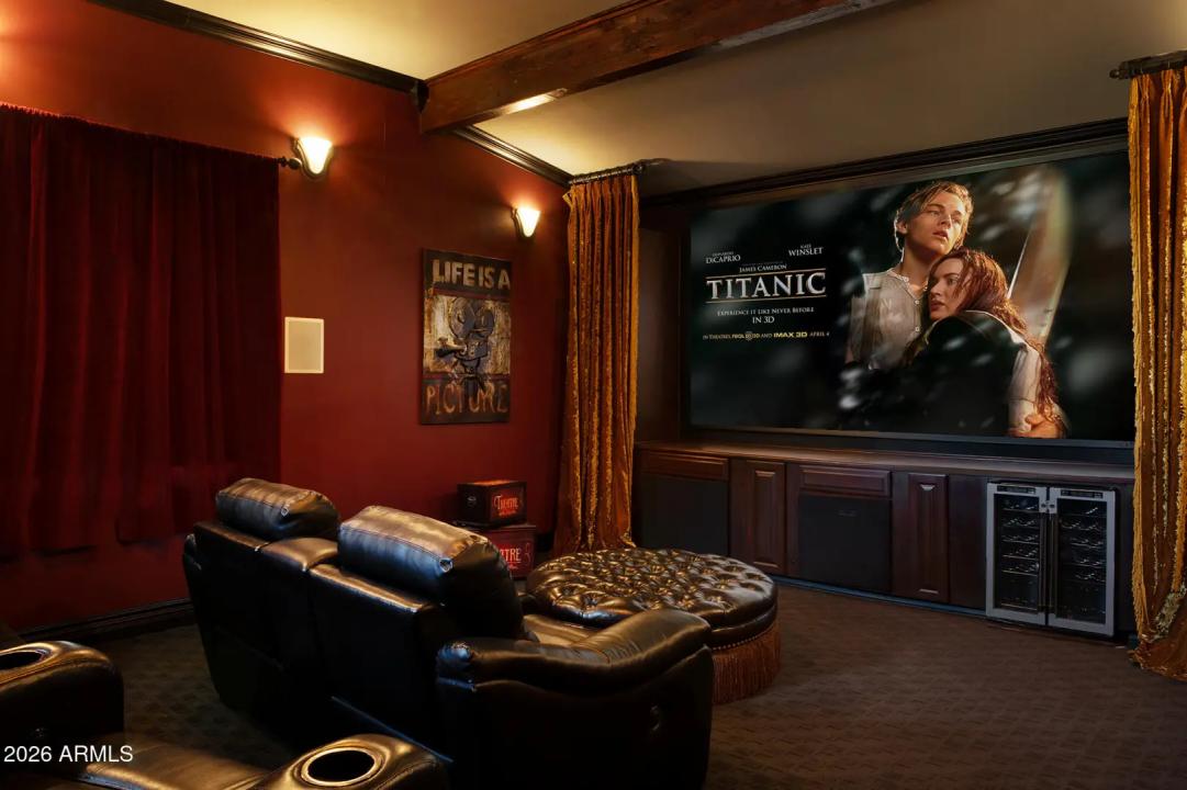 Real Estate Picture 12
