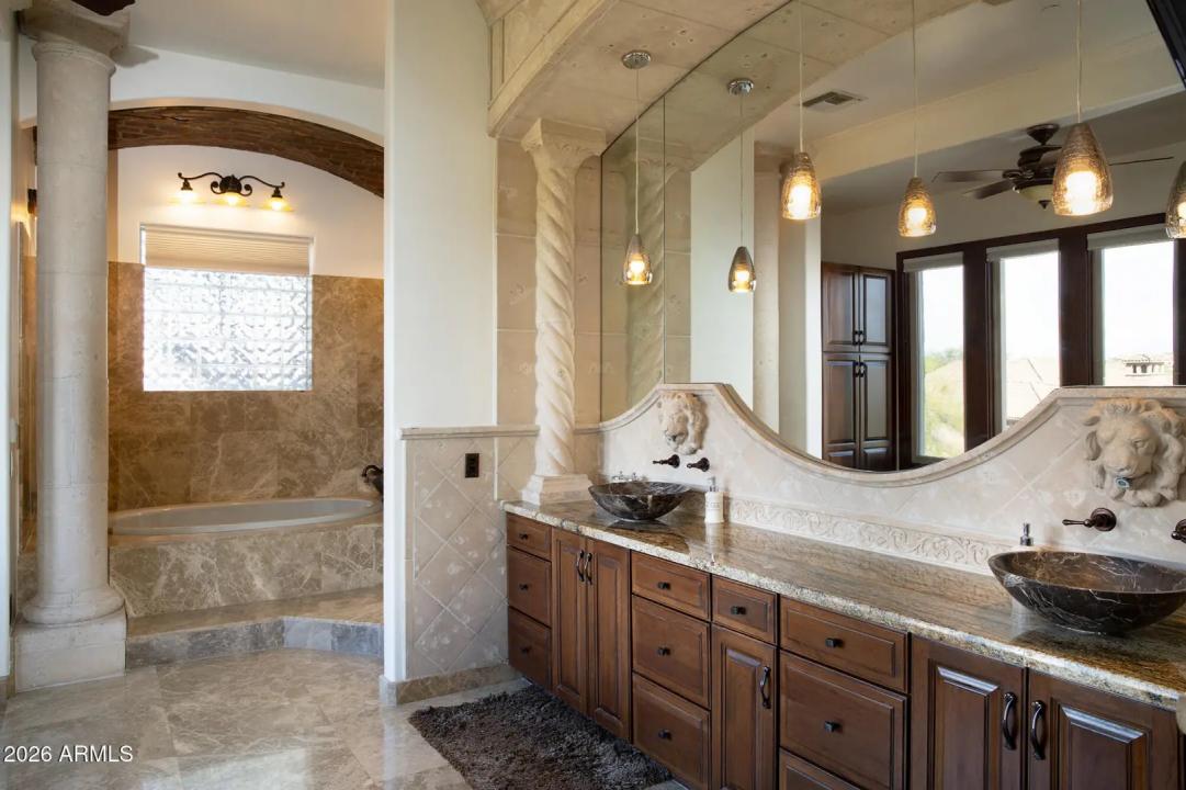 Real Estate Picture 18