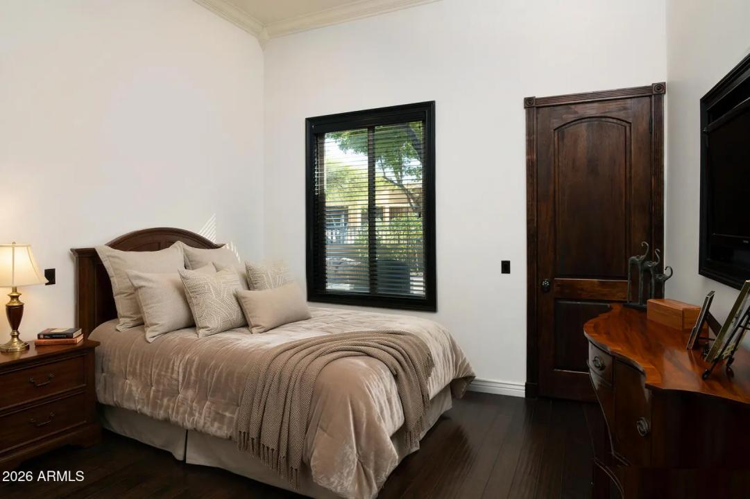 Real Estate Picture 24