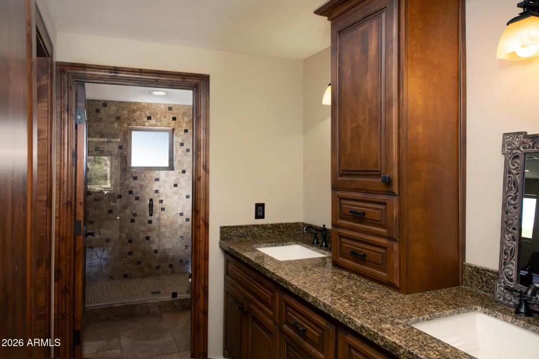 Real Estate Picture 25