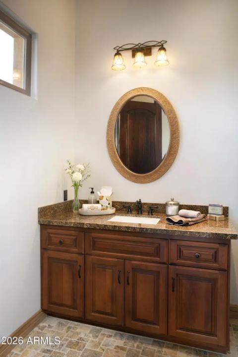 Real Estate Picture 34
