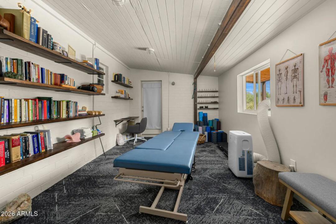 Real Estate Picture 8