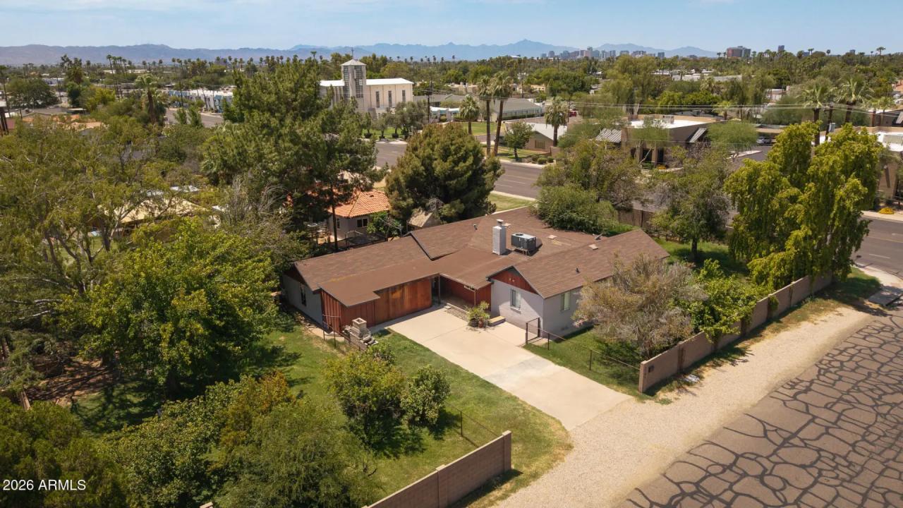 Real Estate Picture 17