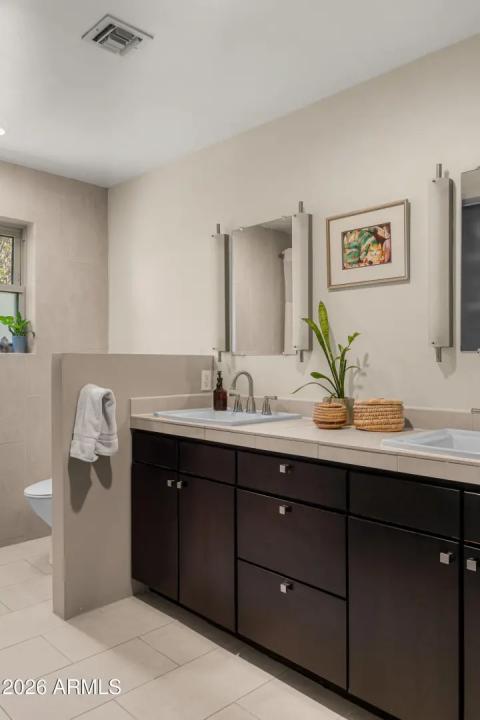 Real Estate Picture 7