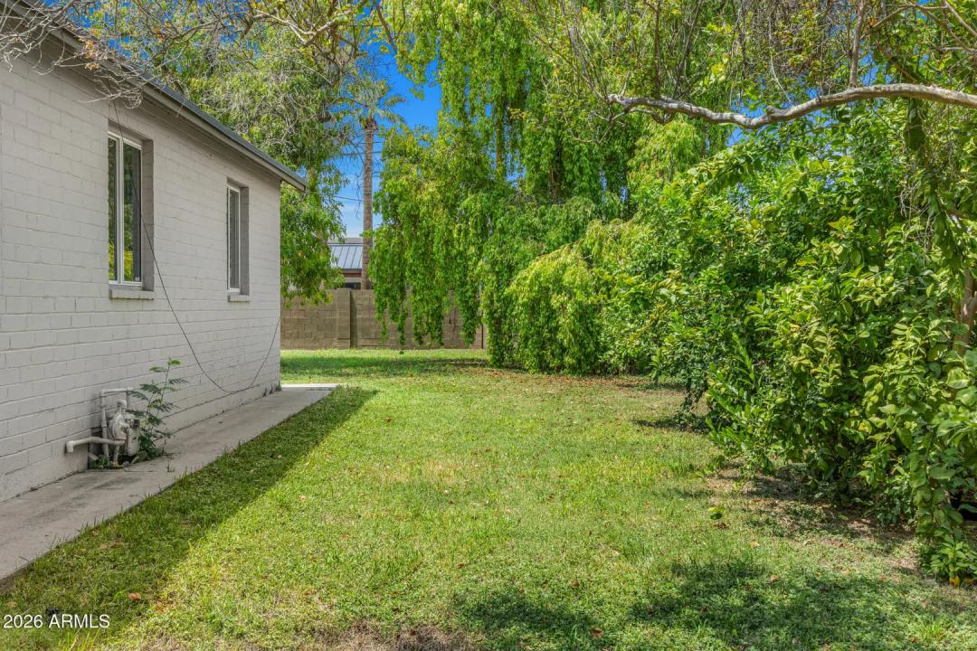 Real Estate Picture 11