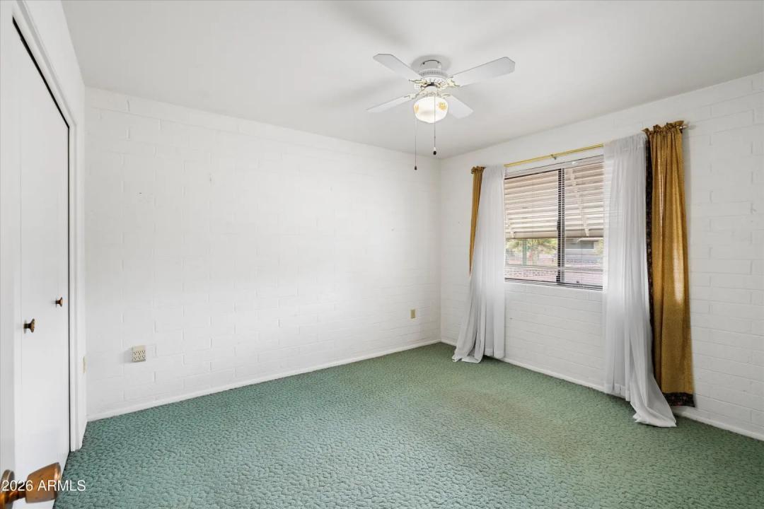 Real Estate Picture 22