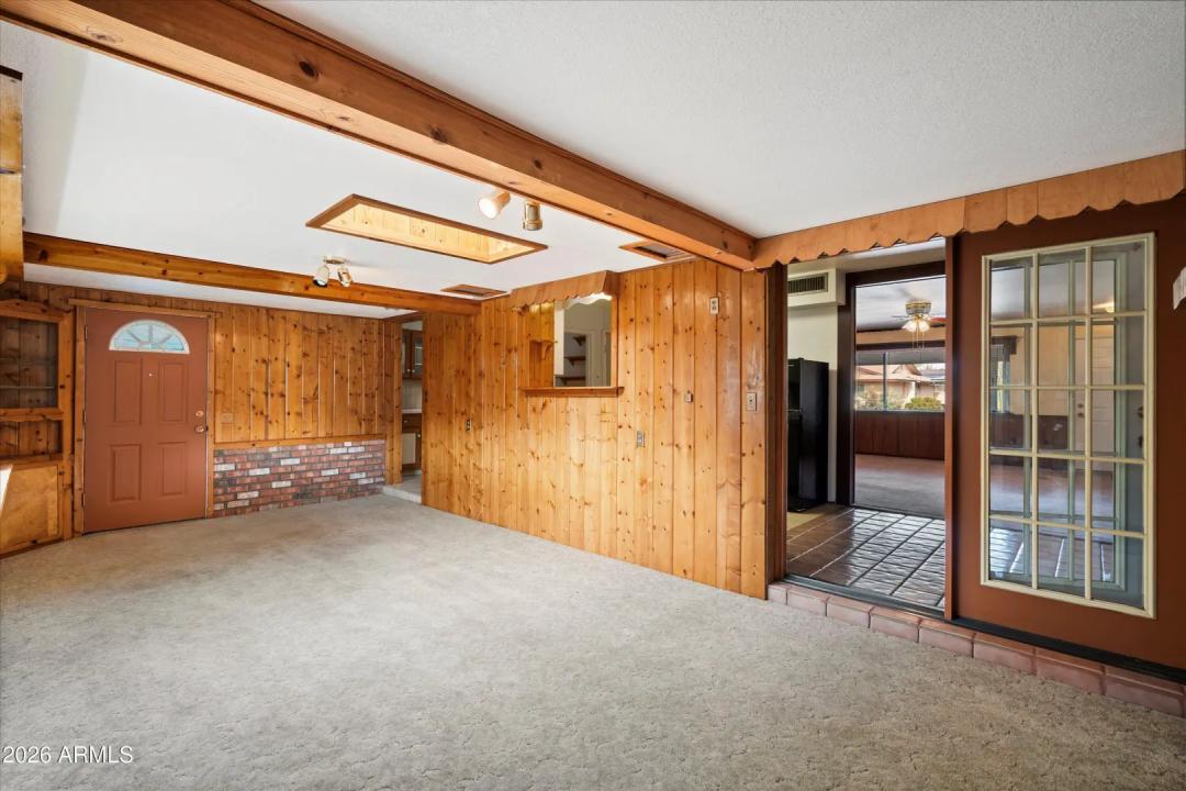 Real Estate Picture 17