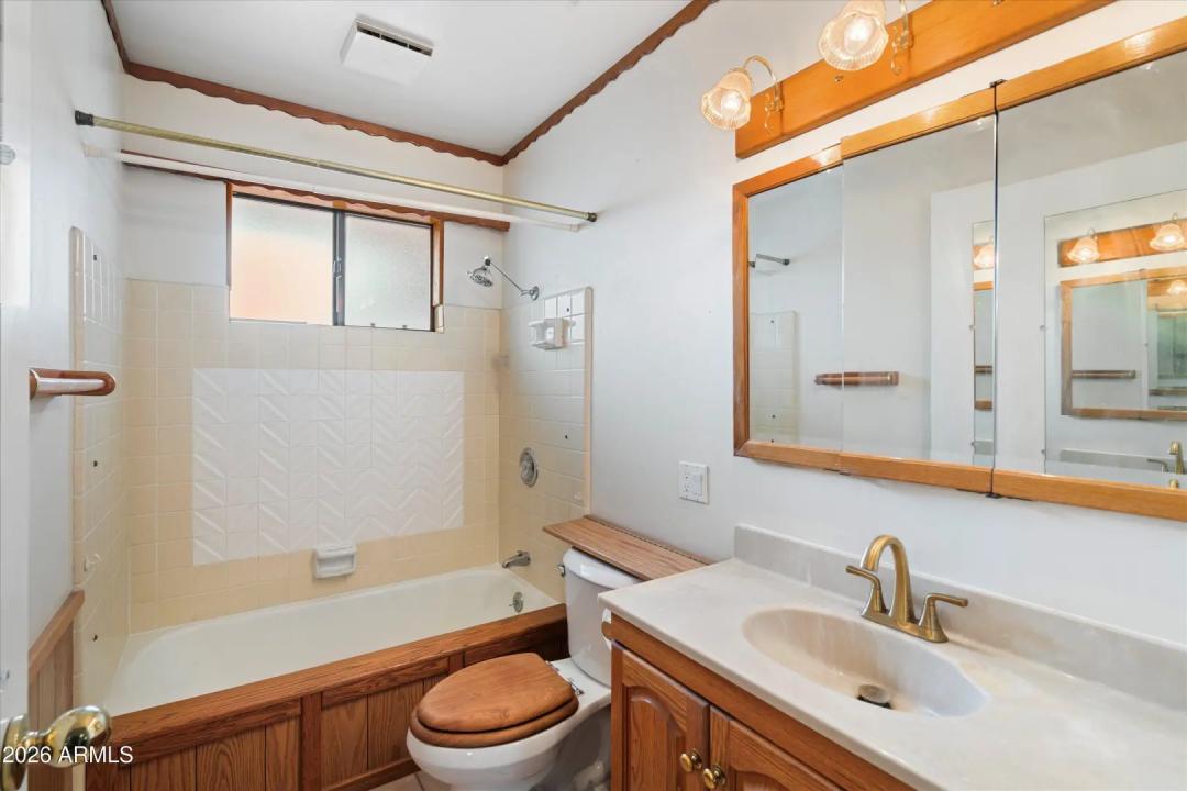 Real Estate Picture 18