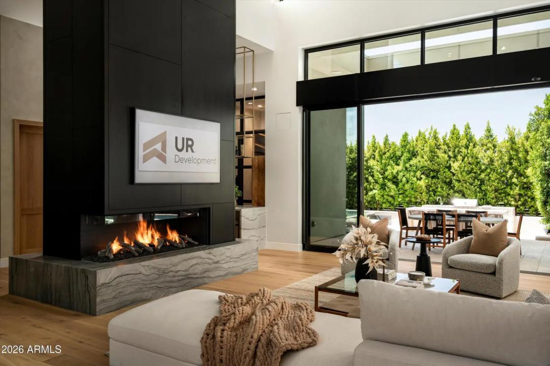 Real Estate Picture 3