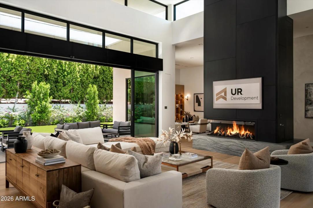 Real Estate Picture 4