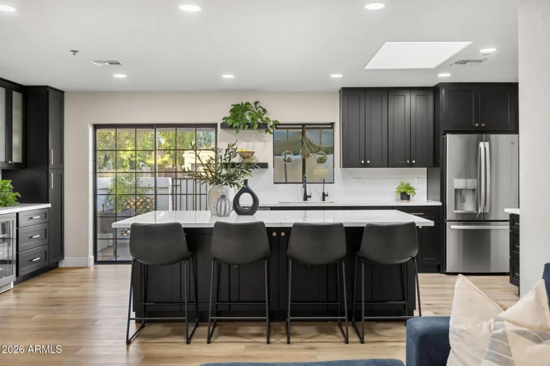 Real Estate Picture 10