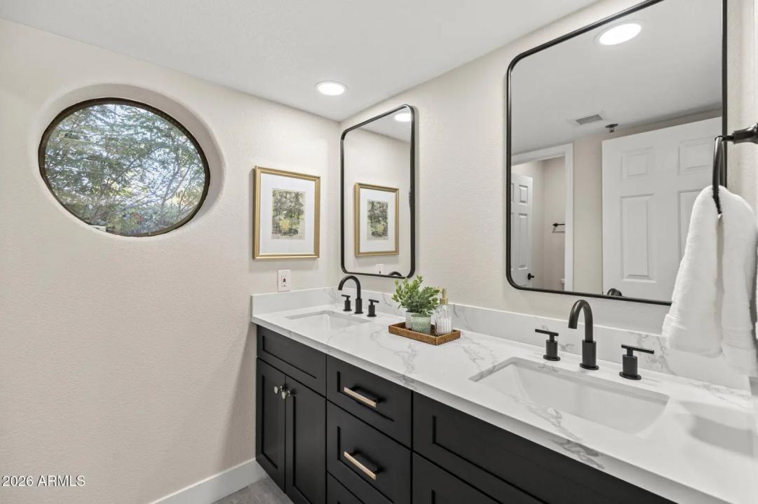 Real Estate Picture 27