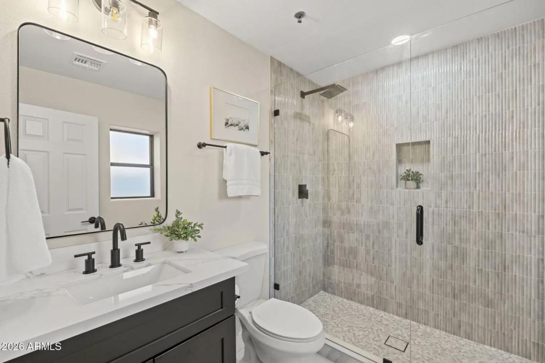 Real Estate Picture 25