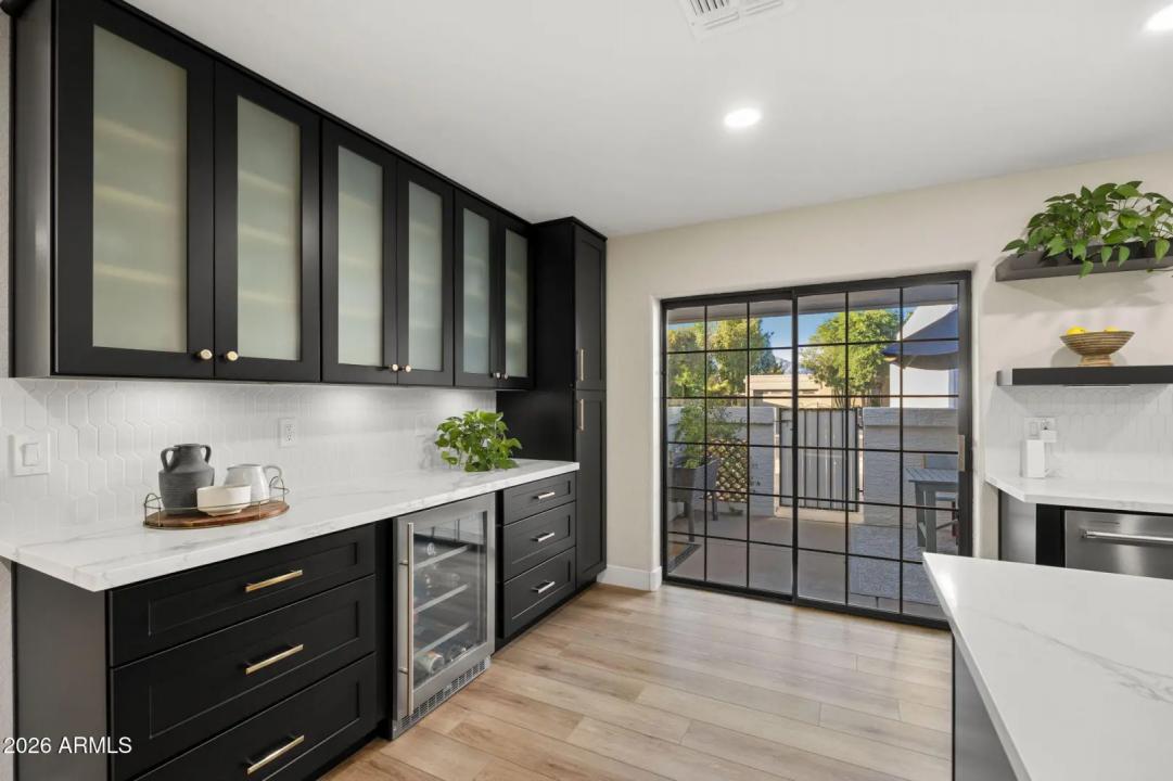 Real Estate Picture 17