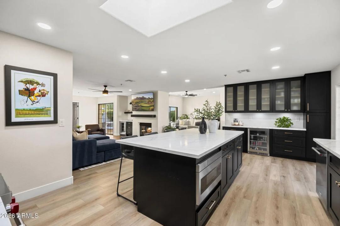 Real Estate Picture 16