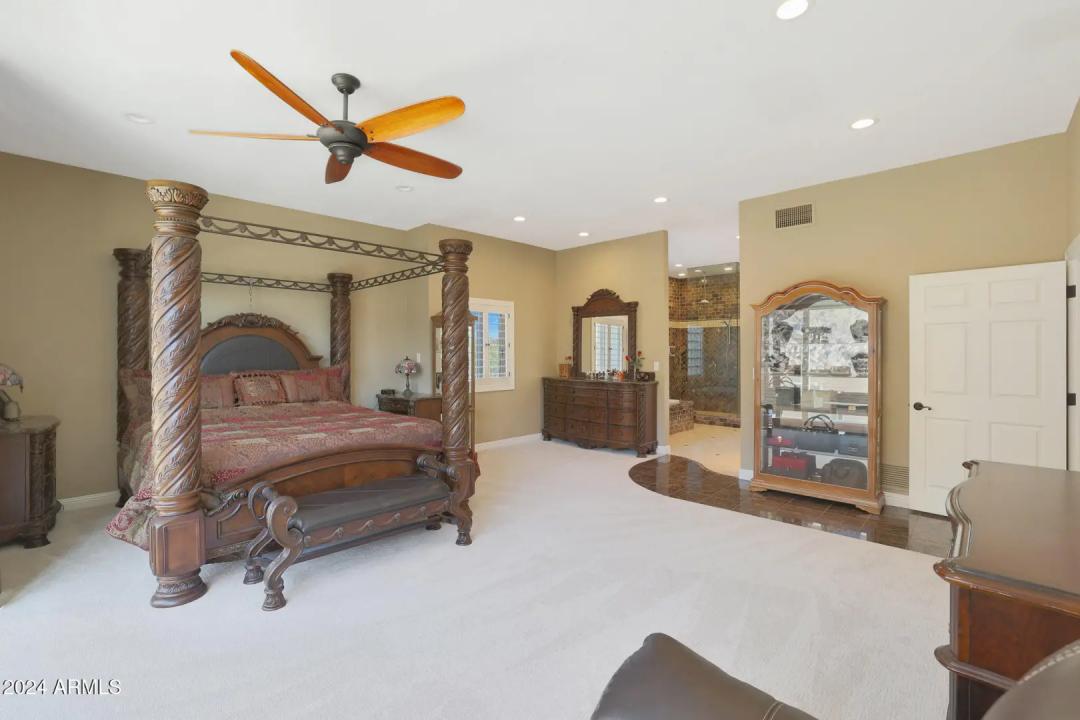 Real Estate Picture 8