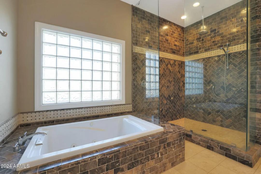 Real Estate Picture 11
