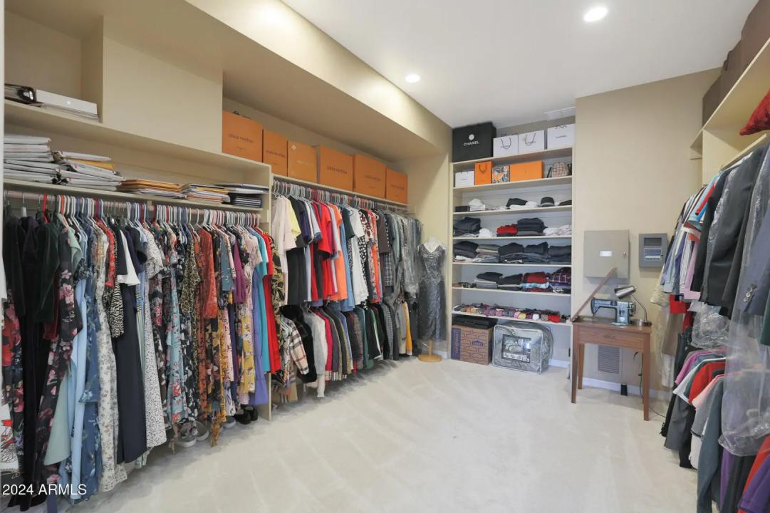 Real Estate Picture 12
