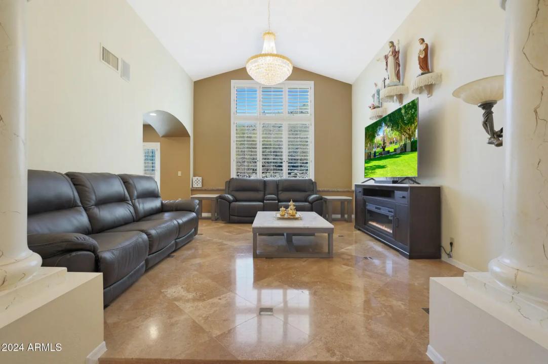 Real Estate Picture 19