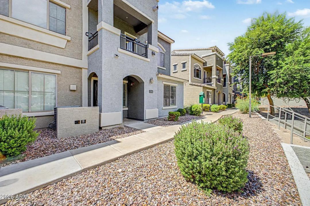 Real Estate Picture 5