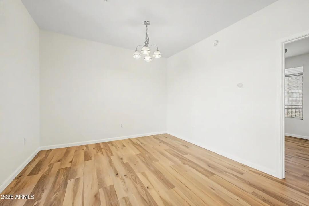 Real Estate Picture 11