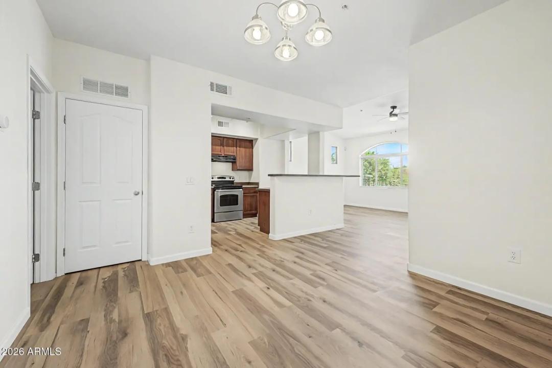 Real Estate Picture 12