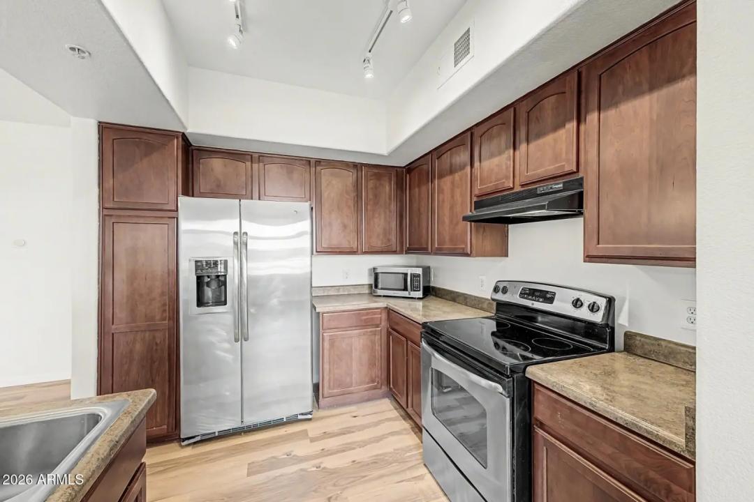 Real Estate Picture 14