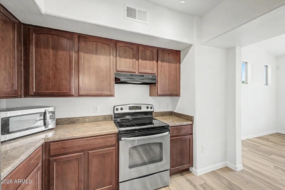 Real Estate Picture 15