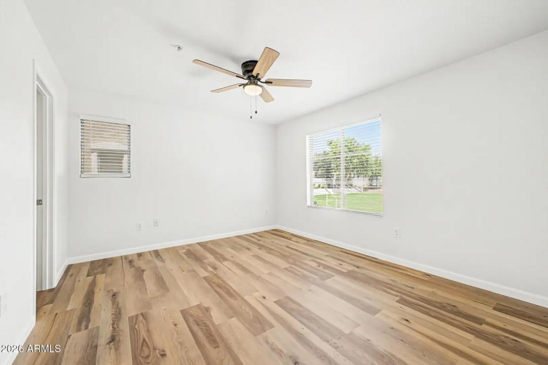Real Estate Picture 17