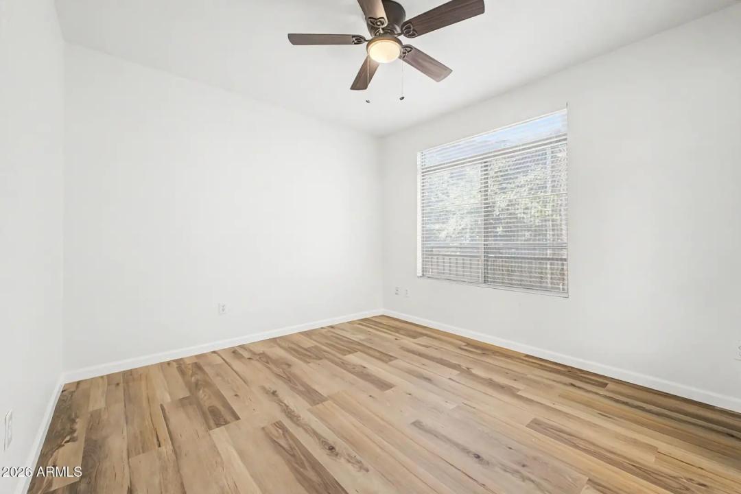 Real Estate Picture 22